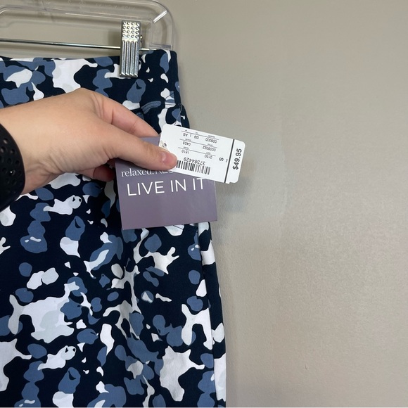 Christopher Banks Knit A Line Skort Size Small Skirt Shorts Blue Printed New - Picture 3 of 8